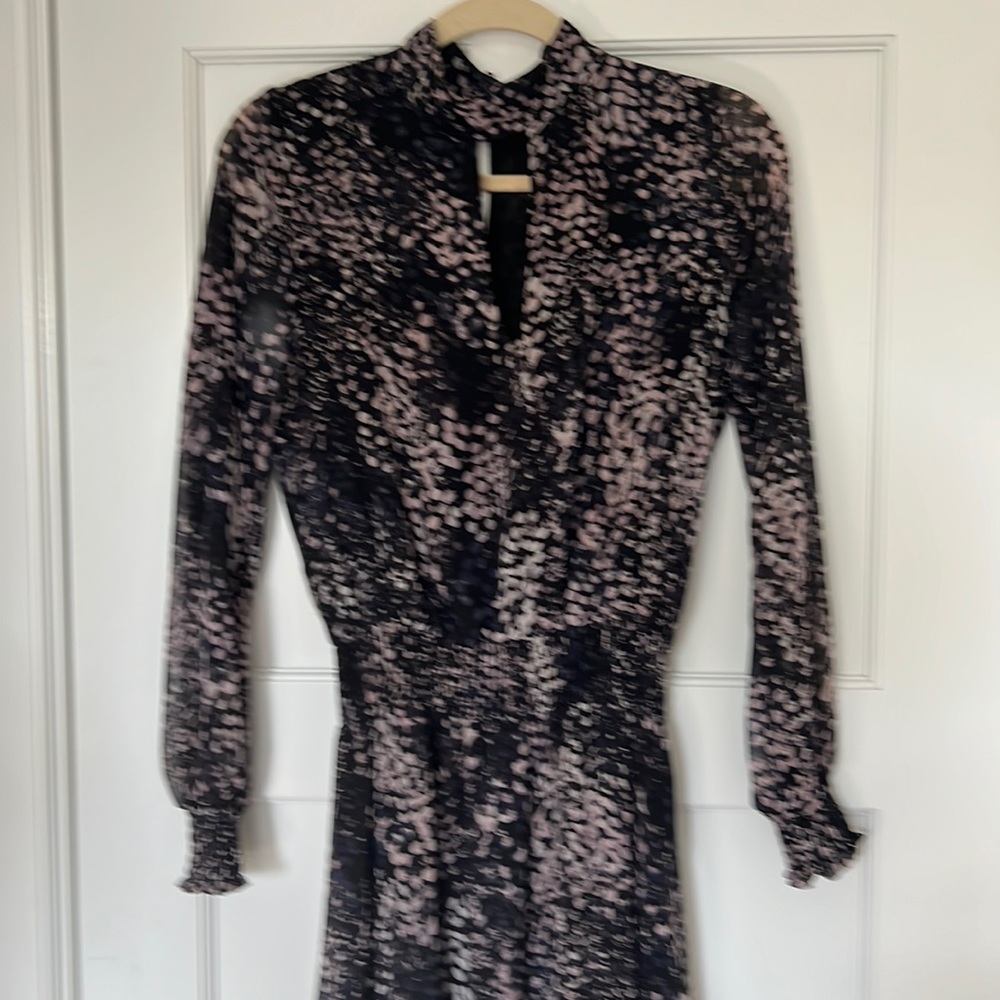 Beautiful dress, size S, very flattering, worn once